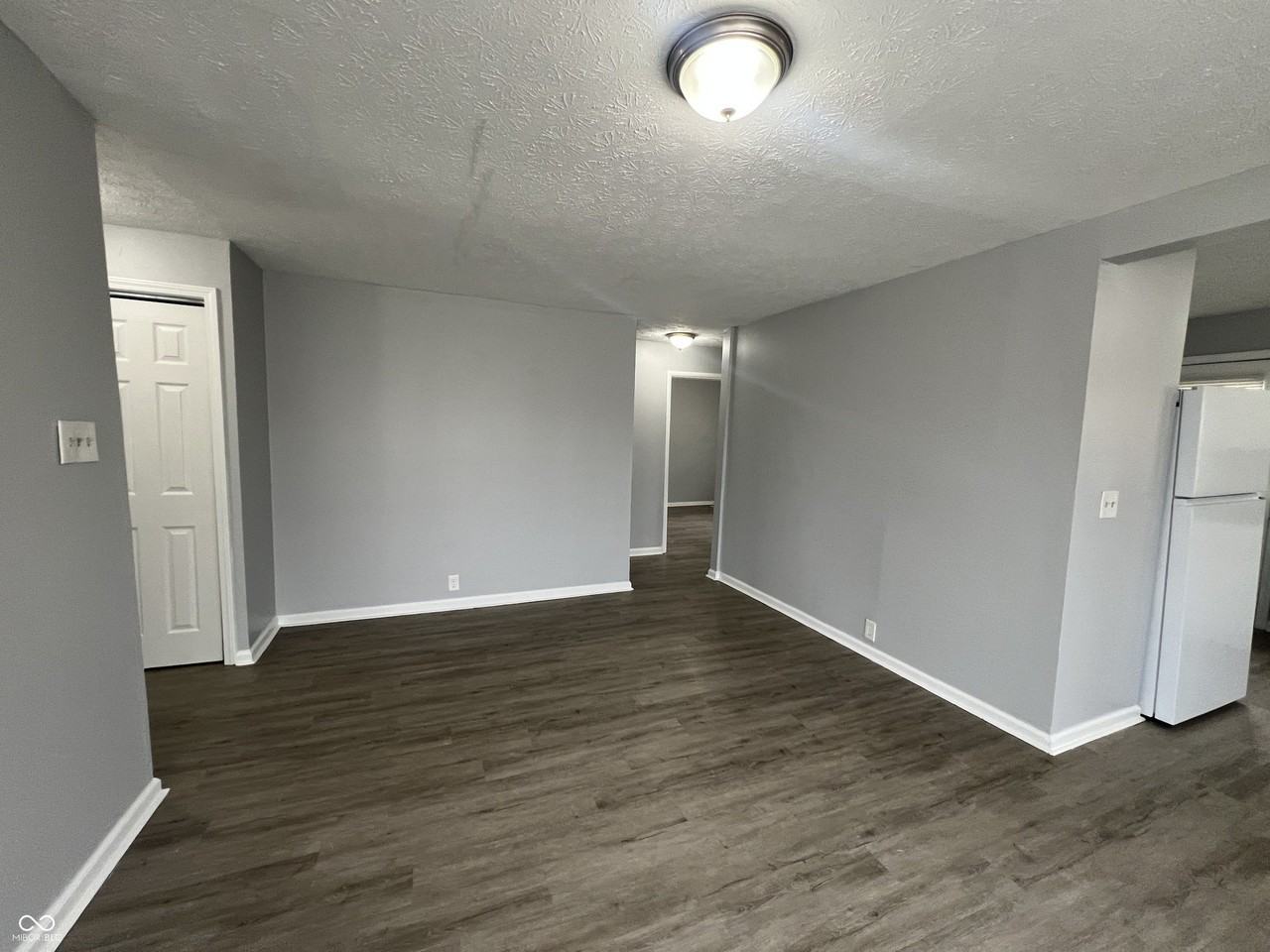 1919 S Keystone Ave - Photo 3 of 17