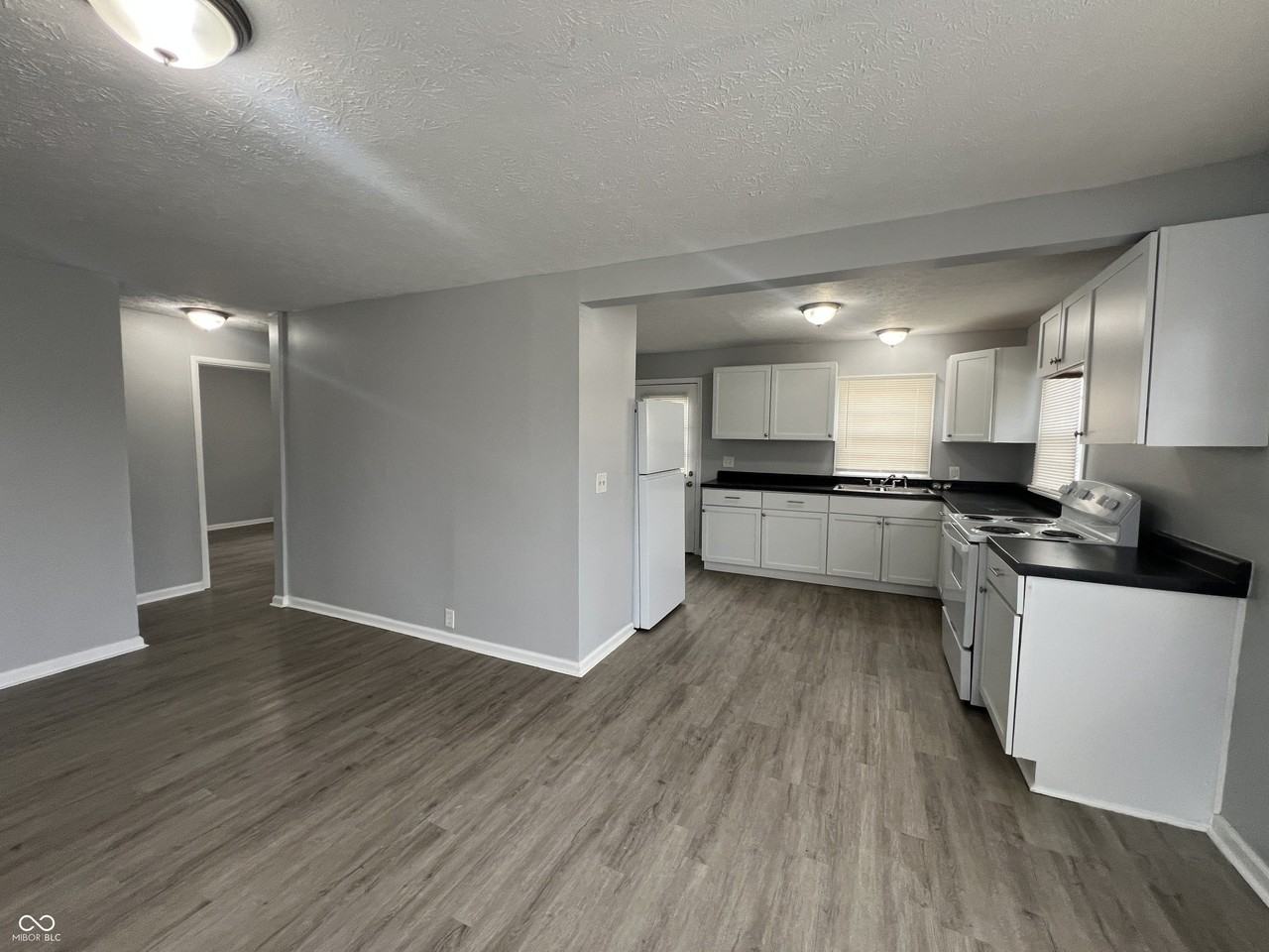 1919 S Keystone Ave - Photo 5 of 17