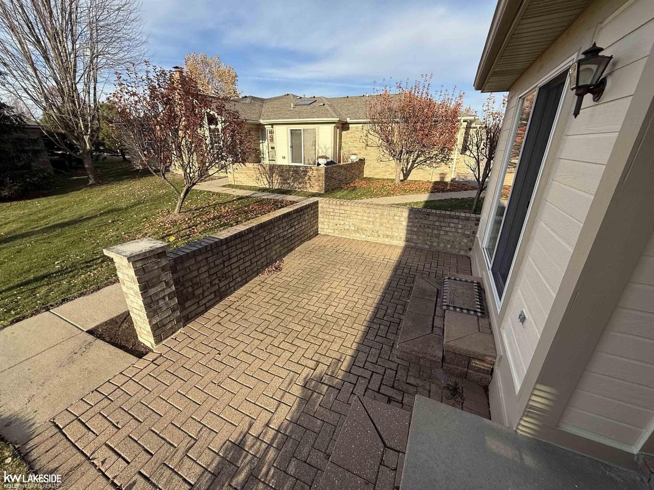 50299 Highpoint Ct - Photo 3 of 29