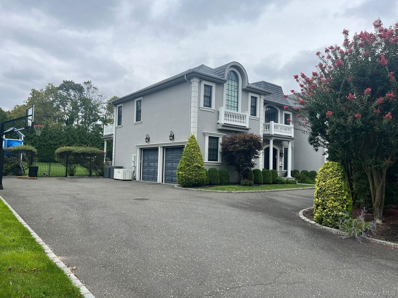 302 Hewlett Neck Rd - Photo 3 of 39