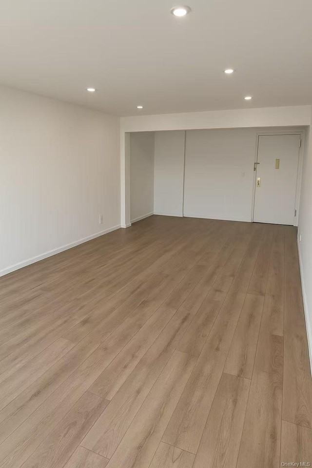 7402 43rd Ave Apt 4g #4G - Photo 3 of 9