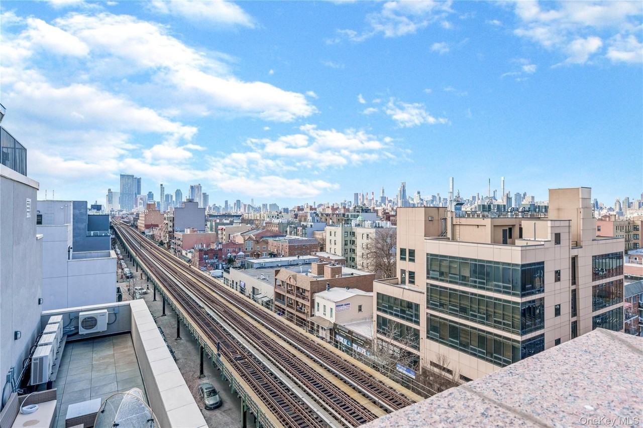 3063 31st St Apt 605 #605 - Photo 7 of 11