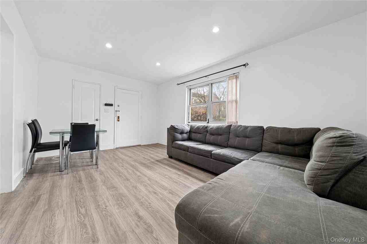 13155 234th St Lowr Level - Photo 4 of 9