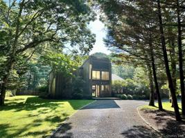 featured image of 26 Woodland Way