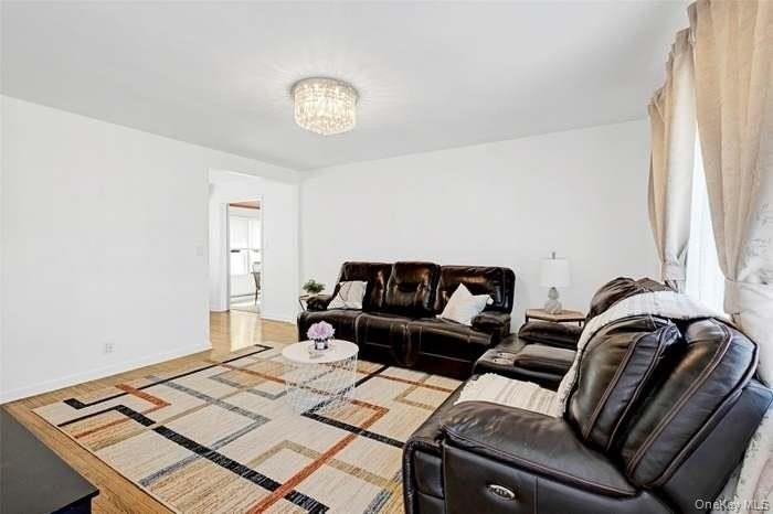 199 Guildford Ct - Photo 2 of 26