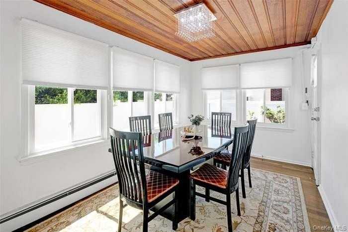 199 Guildford Ct - Photo 5 of 26