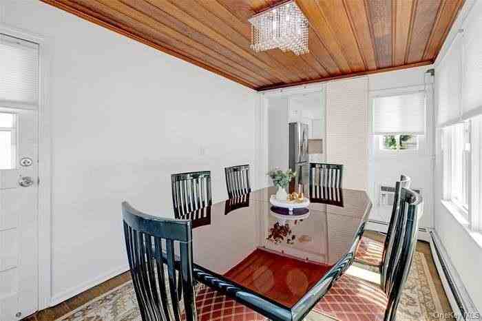 199 Guildford Ct - Photo 6 of 26