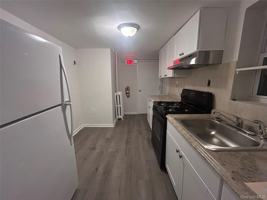 featured image of 144 Waverly Street #1