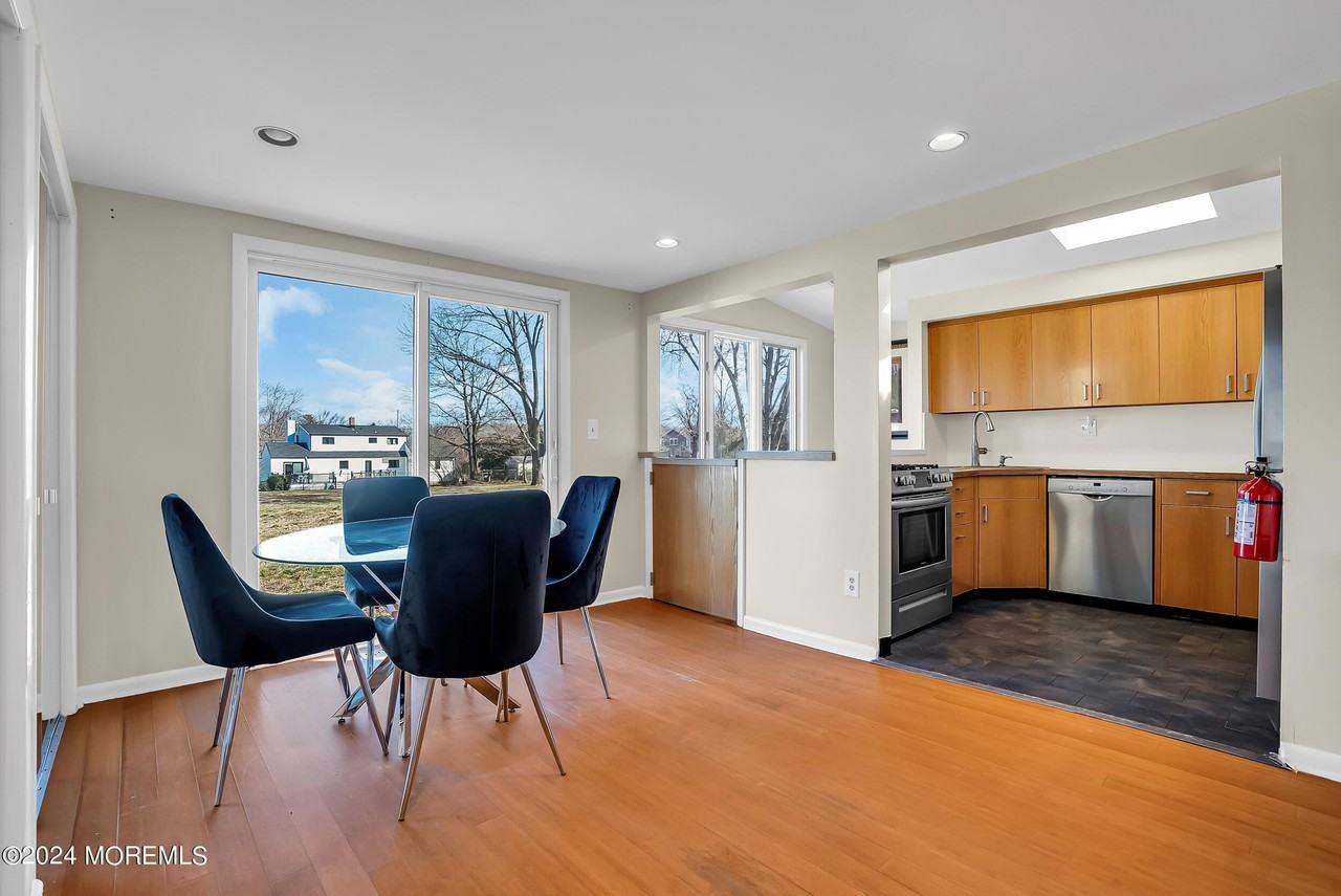 459 W Park Ave - Photo 4 of 26