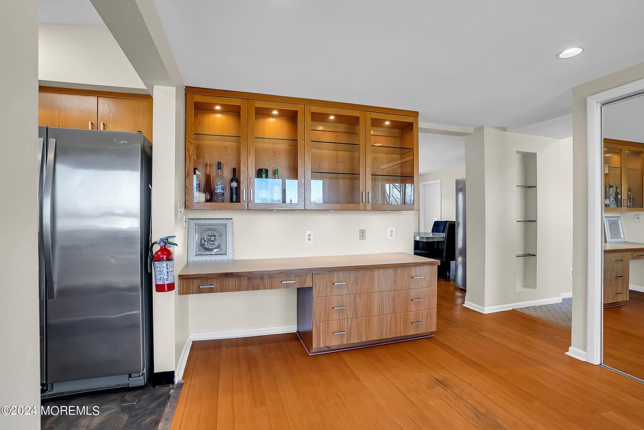 459 W Park Ave - Photo 6 of 26