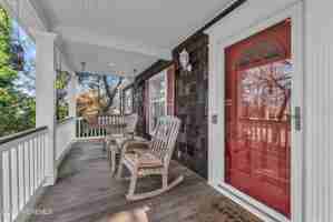 featured image of 2420 Cedar Street