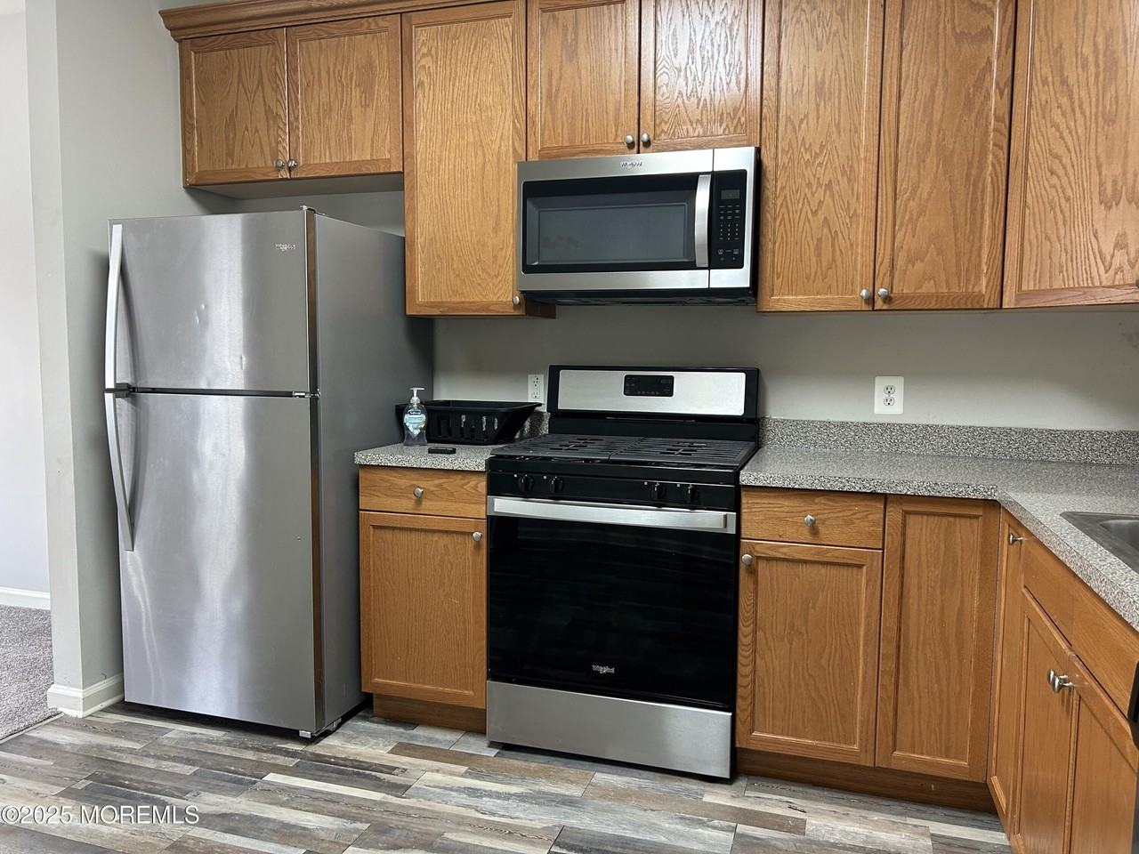 145 Conover Terrace - Photo 4 of 11