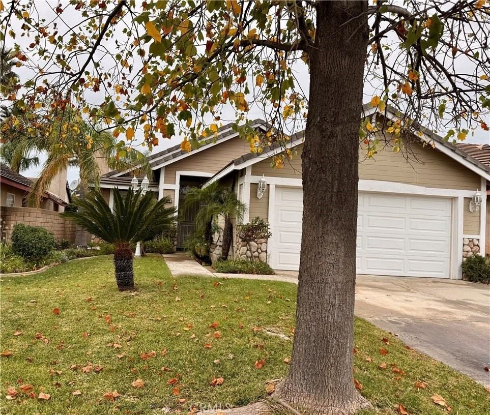 5586 Grand Prix Ct - Photo 2 of 21