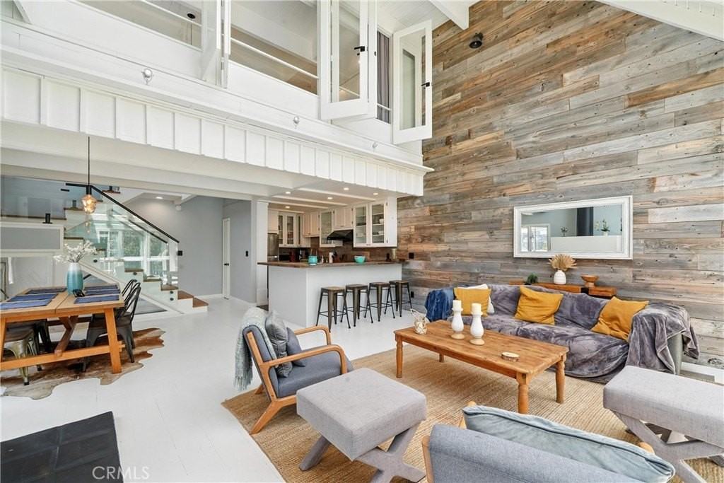 33 Reef St #8 - Photo 3 of 50