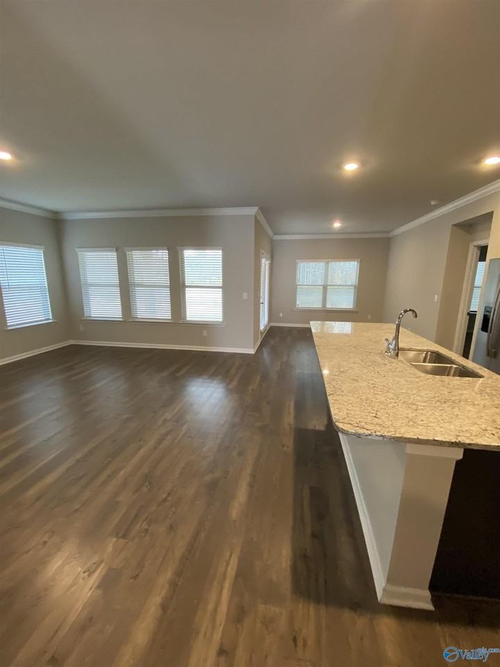 14980 Westmead Ln - Photo 4 of 36