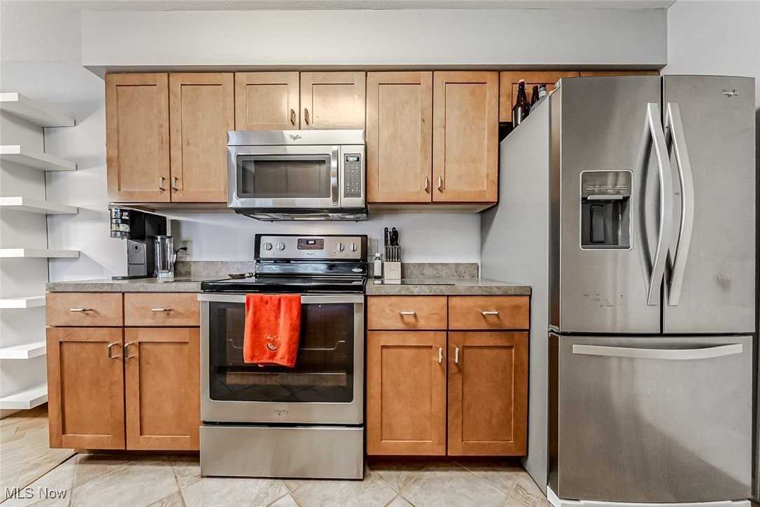 22586 Lenox Dr - Photo 3 of 23