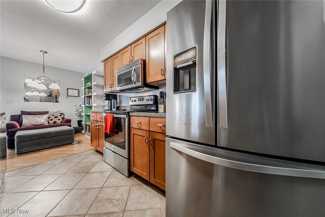 22586 Lenox Dr - Photo 4 of 23