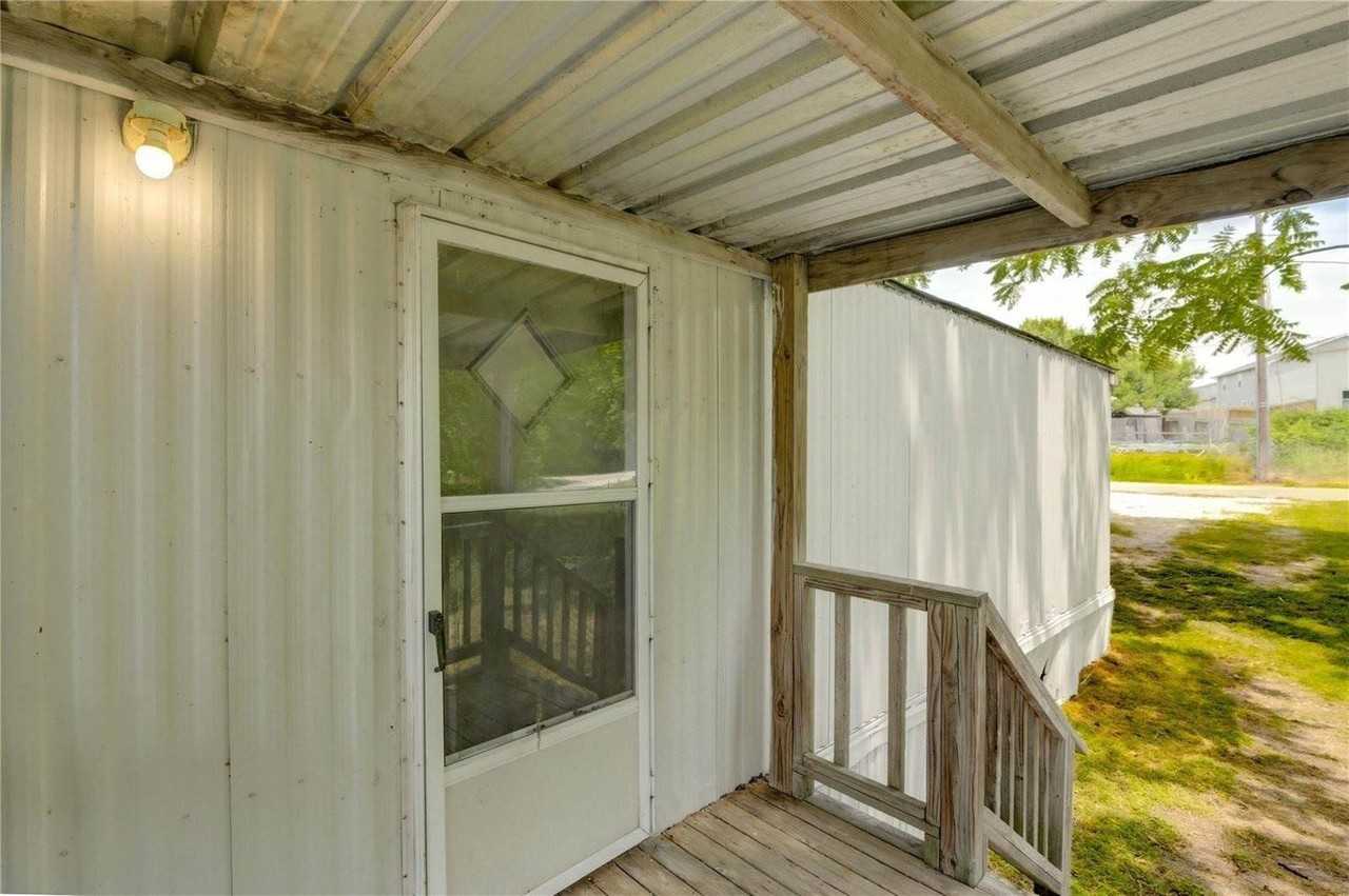 13265 Pecan Tree Dr - Photo 3 of 19