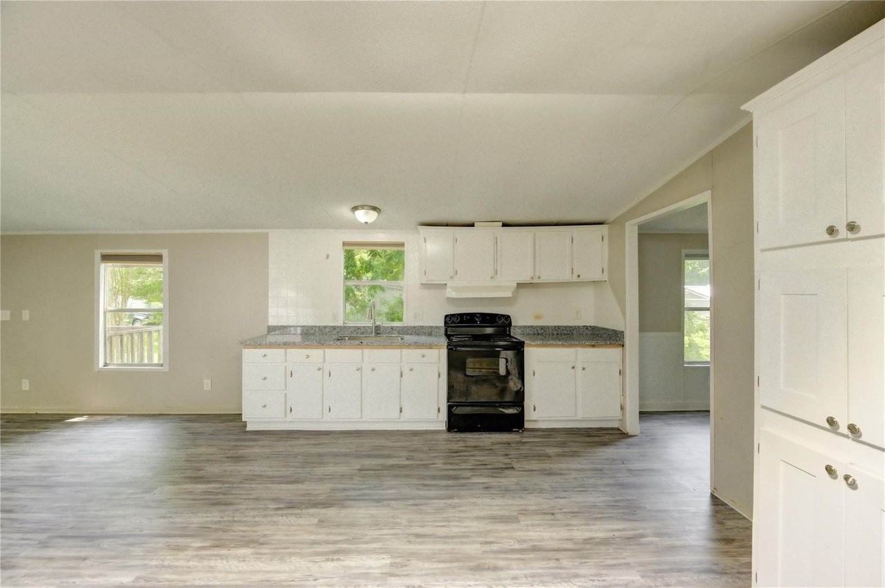 13265 Pecan Tree Dr - Photo 4 of 19