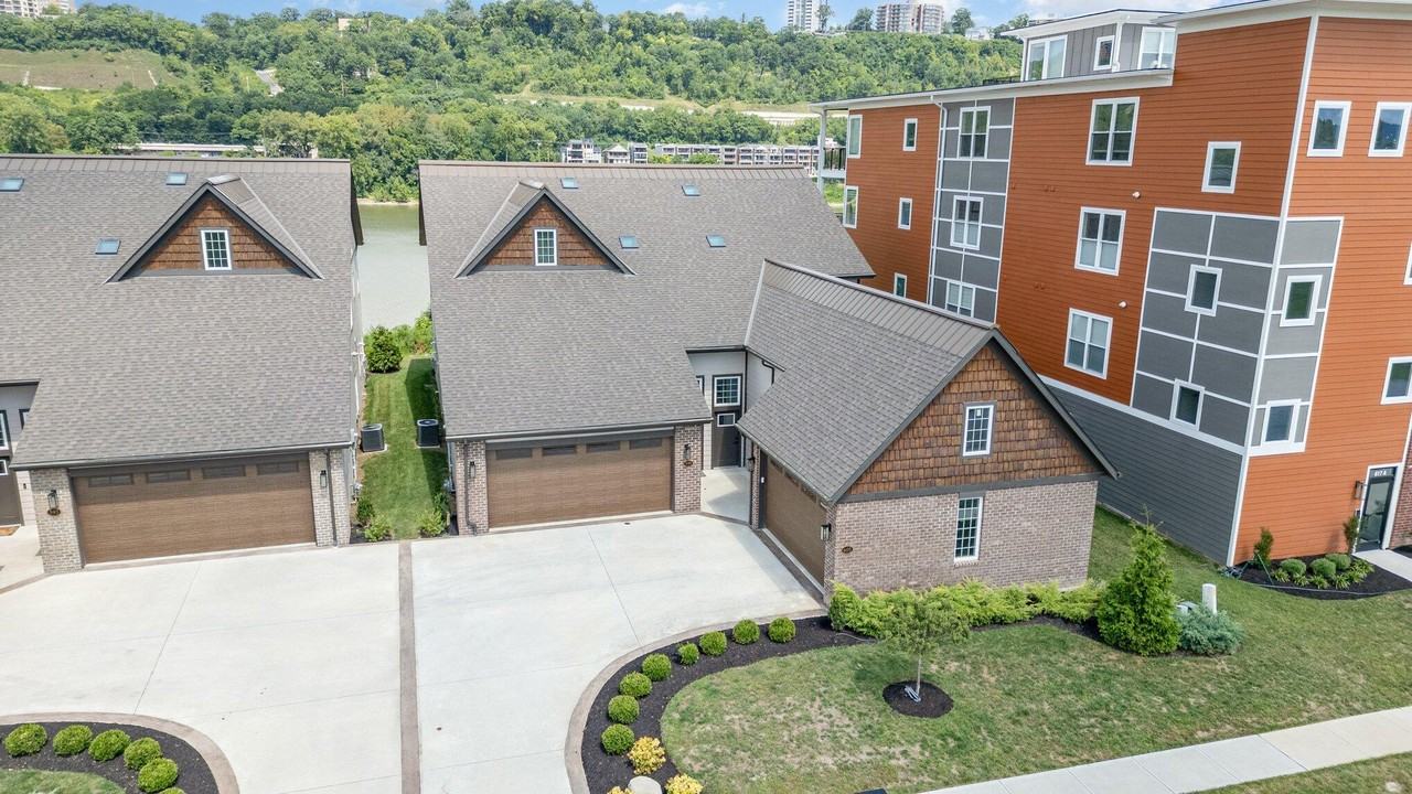 605 Manhattan Boulevard #202 - Photo 2 of 33