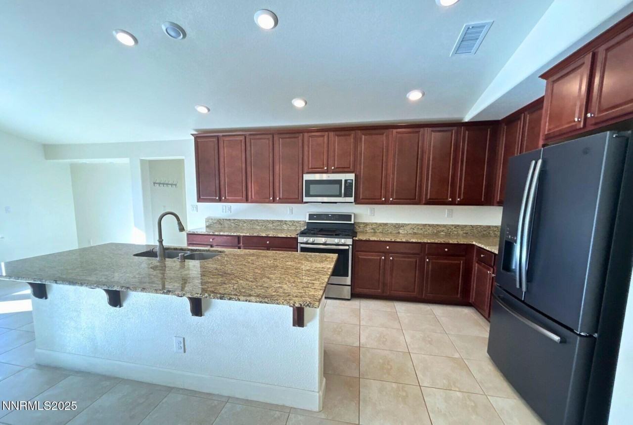 7635 Souverain Ln - Photo 6 of 27