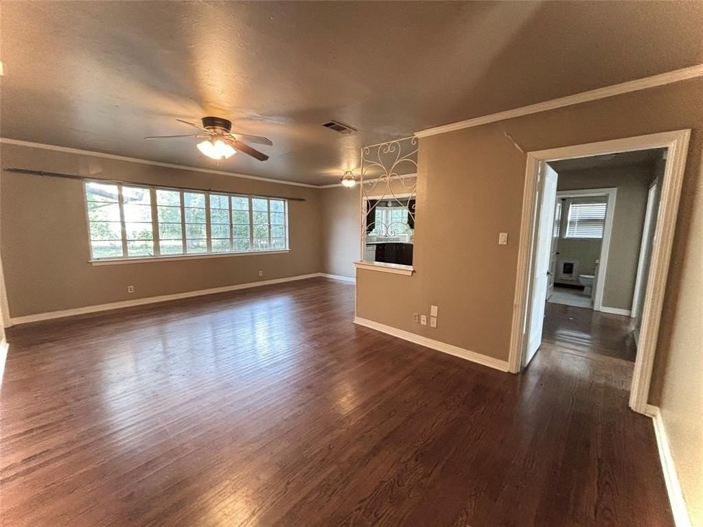 4024 Lovell Ave - Photo 3 of 11