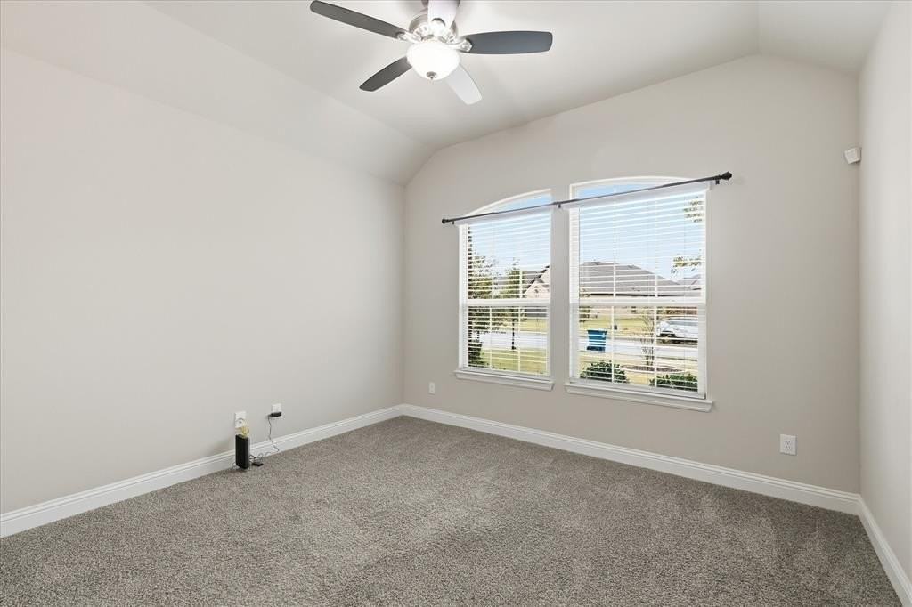 2244 Knightsgate Rd - Photo 4 of 36