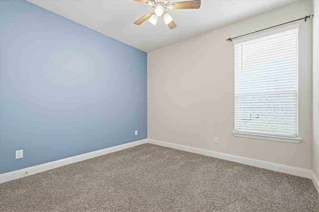 2244 Knightsgate Rd - Photo 5 of 36