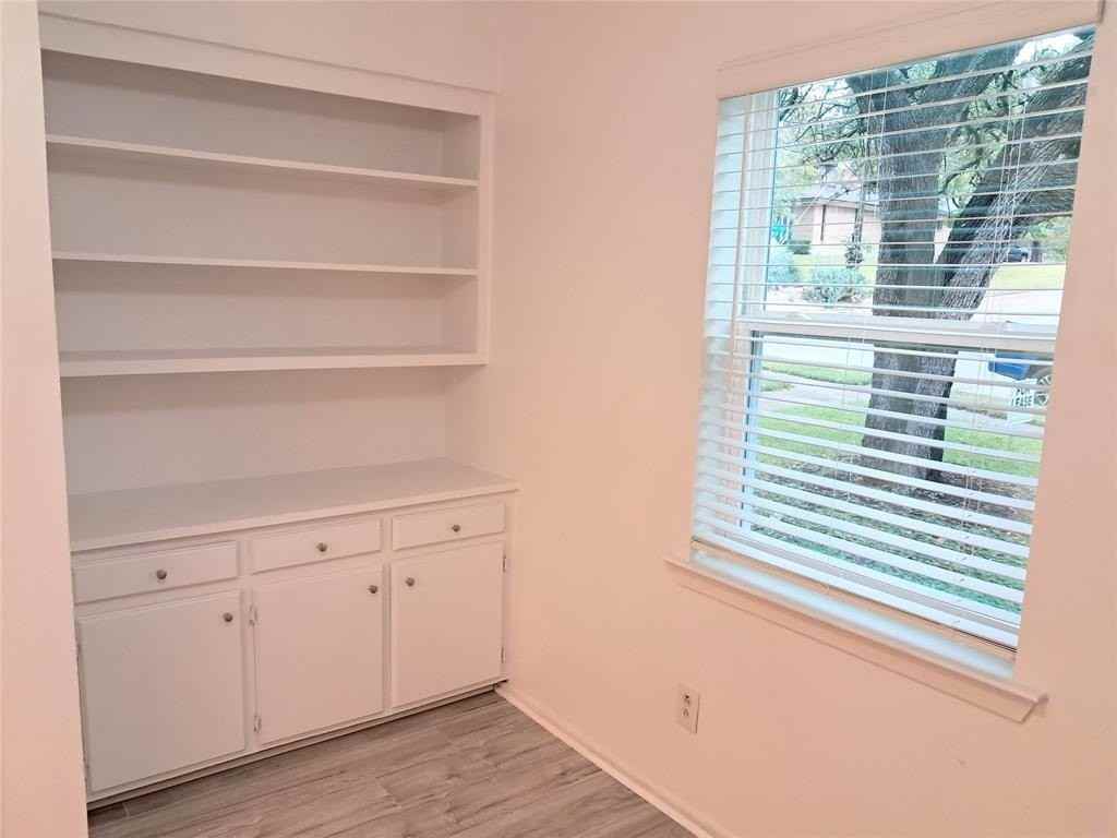 9815 Broken Bow Rd - Photo 6 of 14