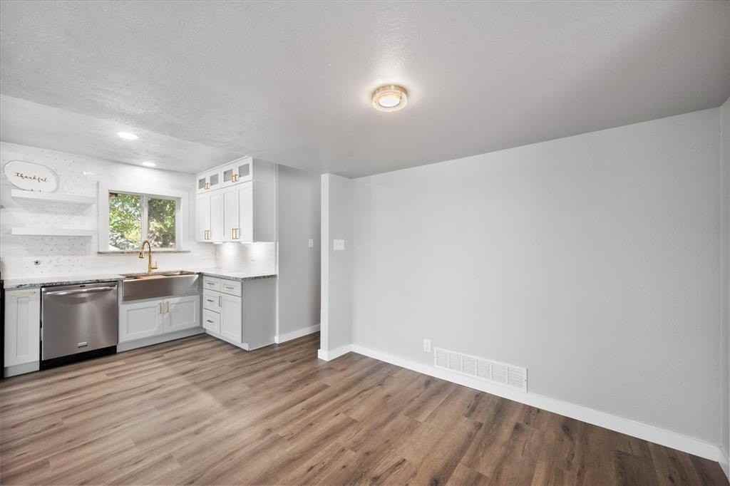 703 Timberline St - Photo 5 of 29