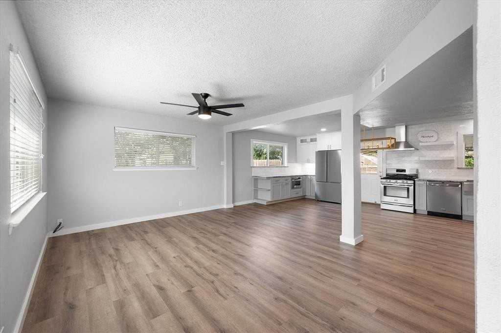 703 Timberline St - Photo 6 of 29