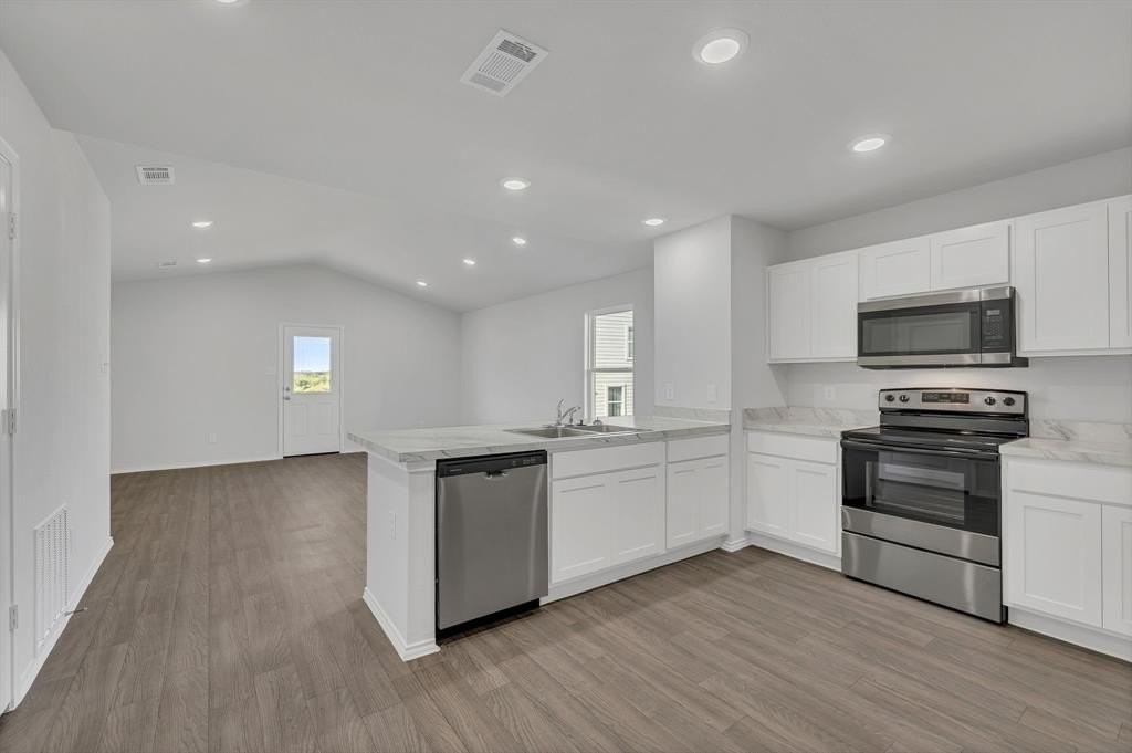 224 Arbor Court - Photo 4 of 25