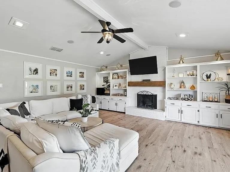 16485 16485 Red Wood Circle W - Photo 6 of 30