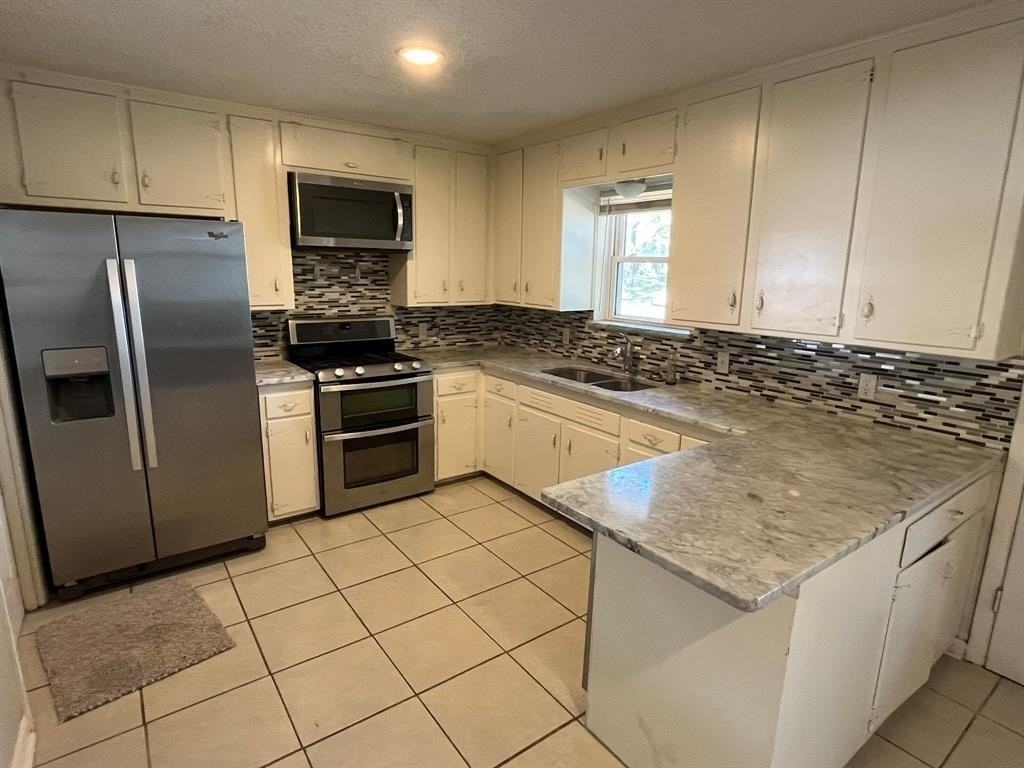 501 Merrill Dr - Photo 6 of 18