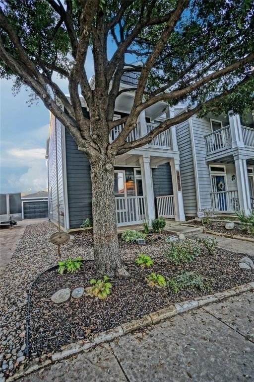 10753 Traymore Dr - Photo 2 of 23