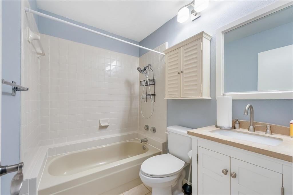 1301 Memory Ln #4924 - Photo 7 of 19