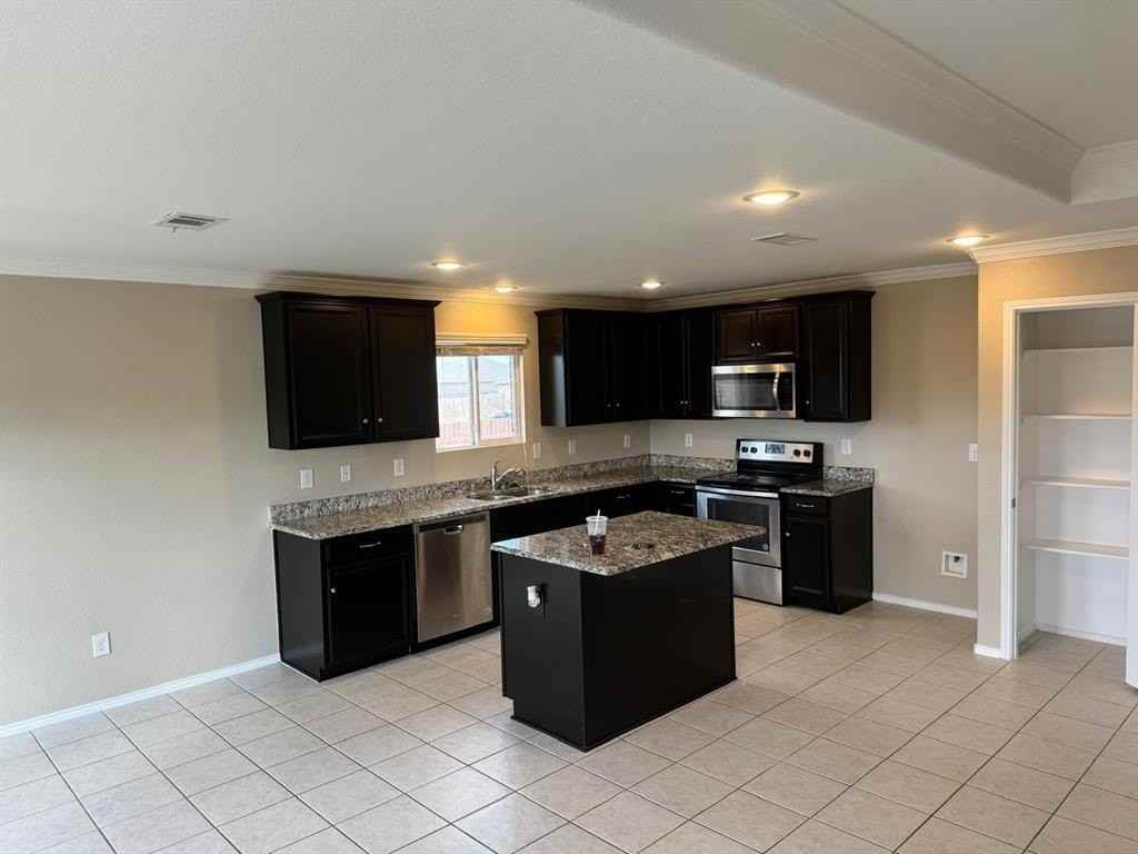 227 Citrus Dr - Photo 7 of 24