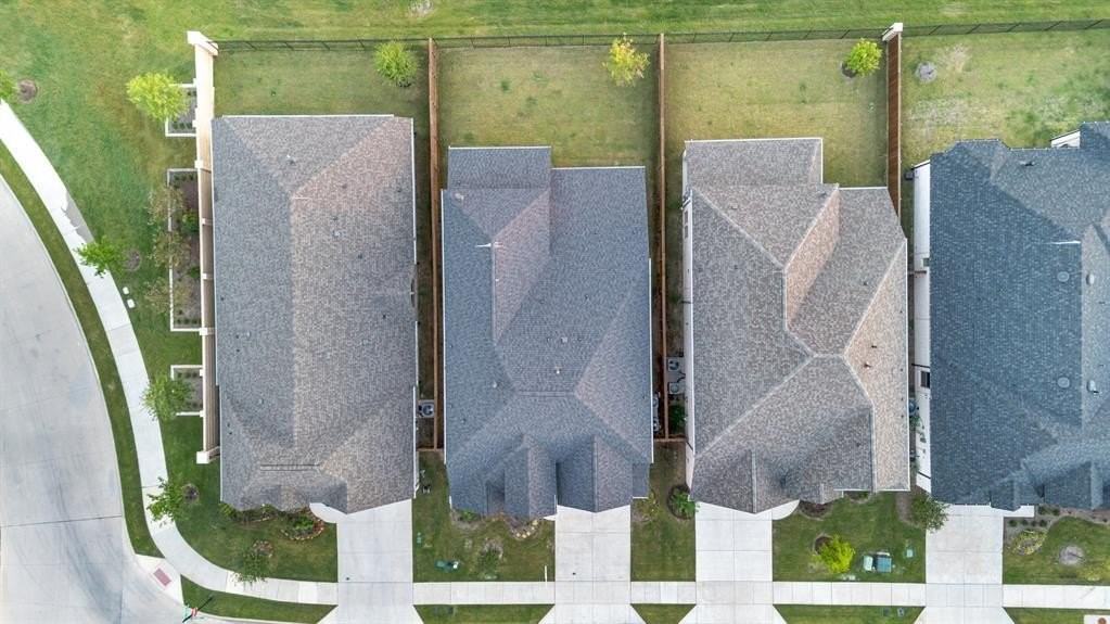 2916 Watterloo Ln - Photo 5 of 34