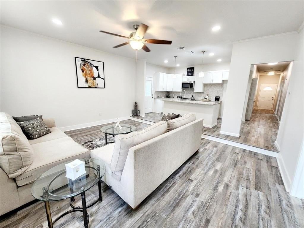 2000 May St - Photo 3 of 35