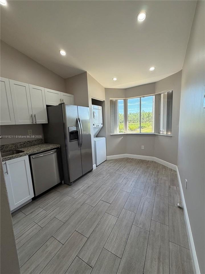 15501 Sw 133rd Pl #804 - Photo 2 of 8