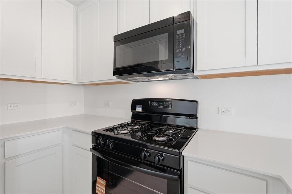 3919 Selawik St - Photo 7 of 21