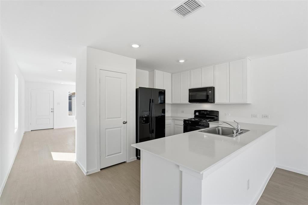 3914 Selawik Street - Photo 6 of 21