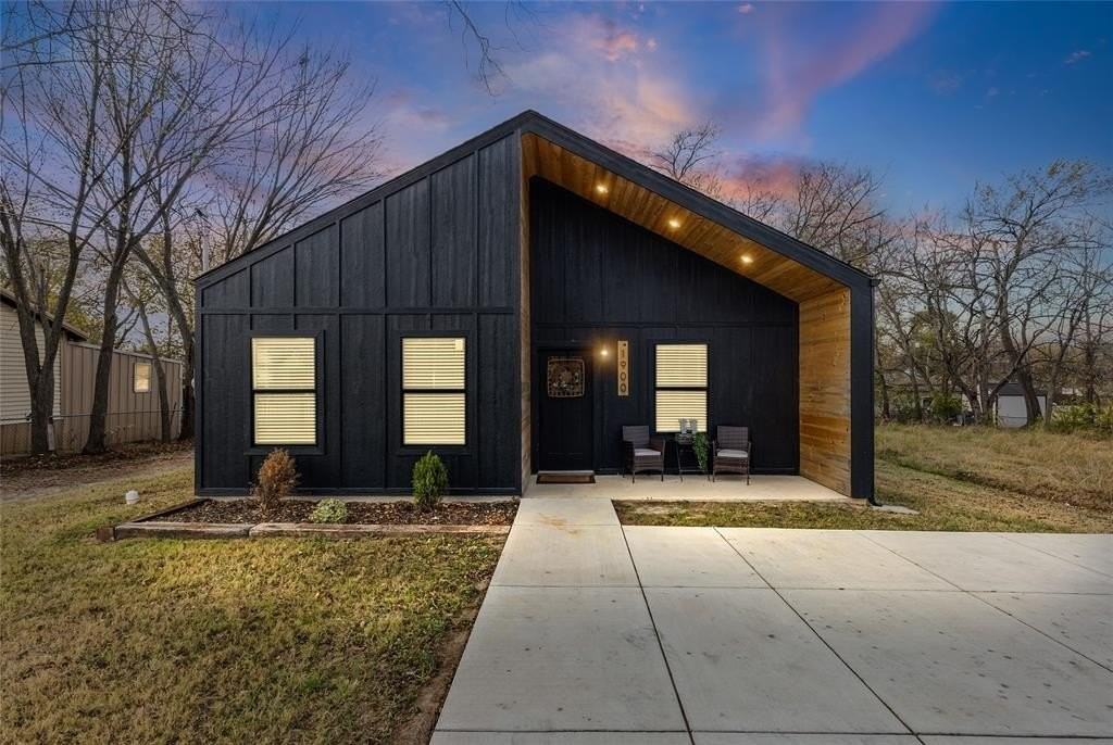 1900 Rosemary St - Photo 2 of 35