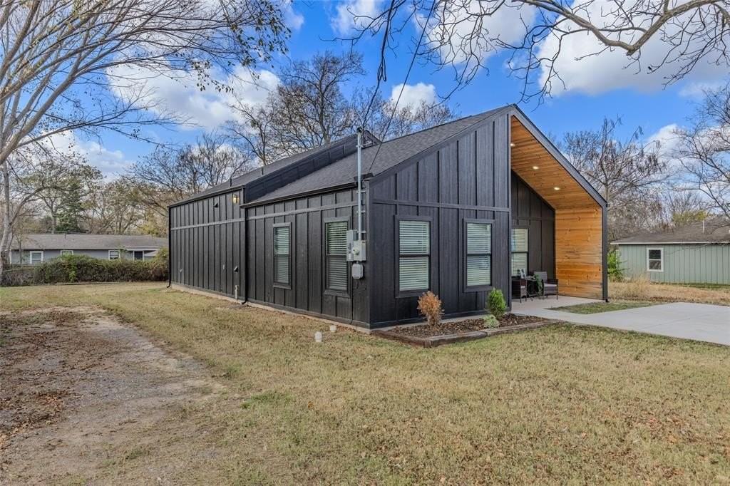 1900 Rosemary St - Photo 4 of 35