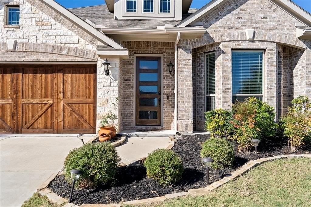 541 Marigold Dr - Photo 2 of 32