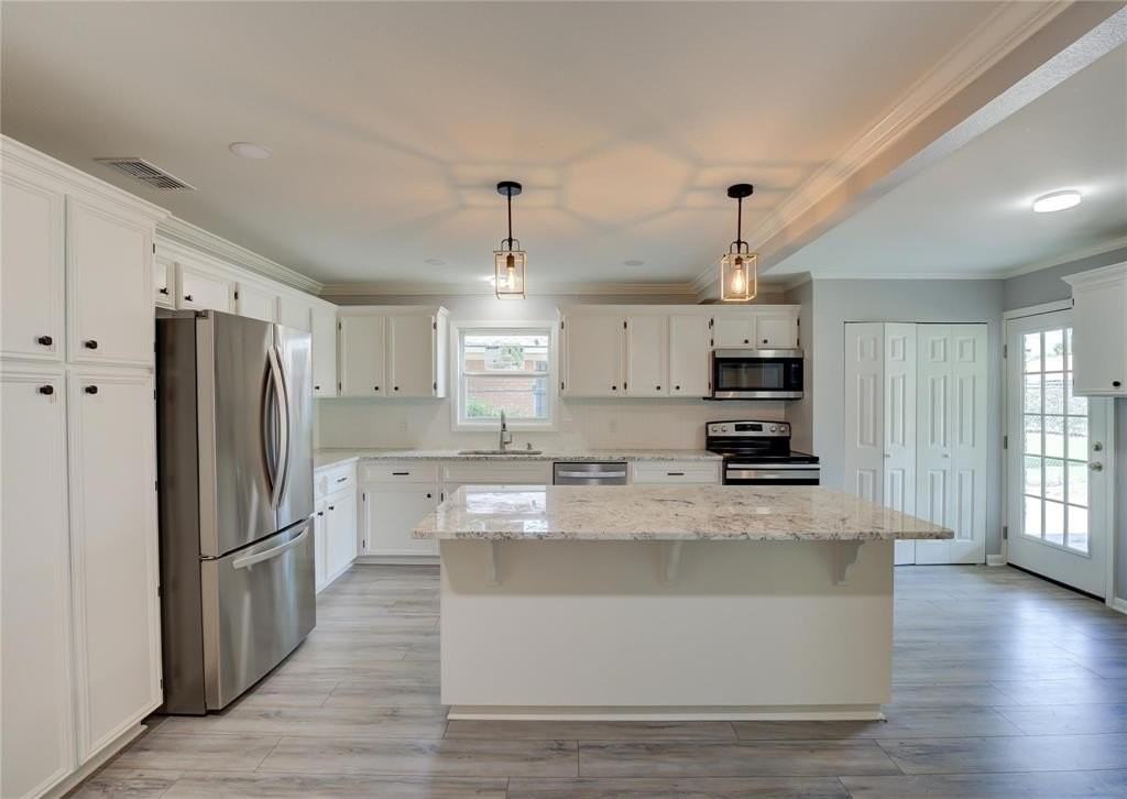 1330 E Washington St - Photo 4 of 20