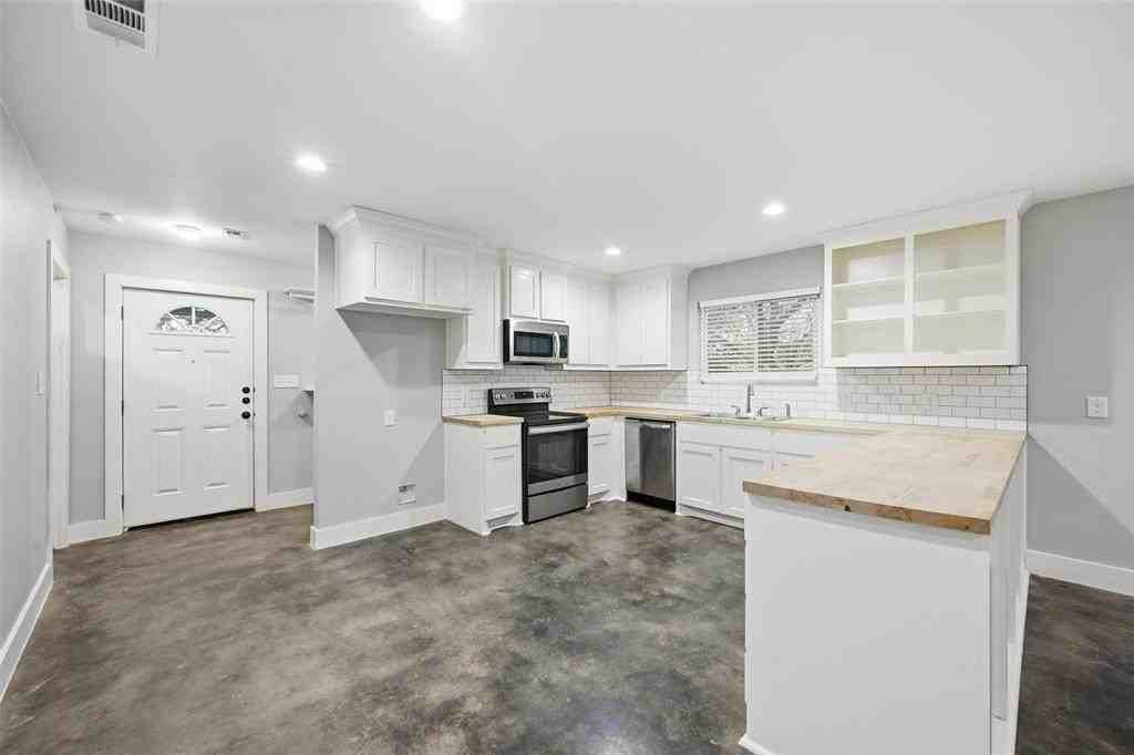 607 East Day Street - Photo 3 of 27