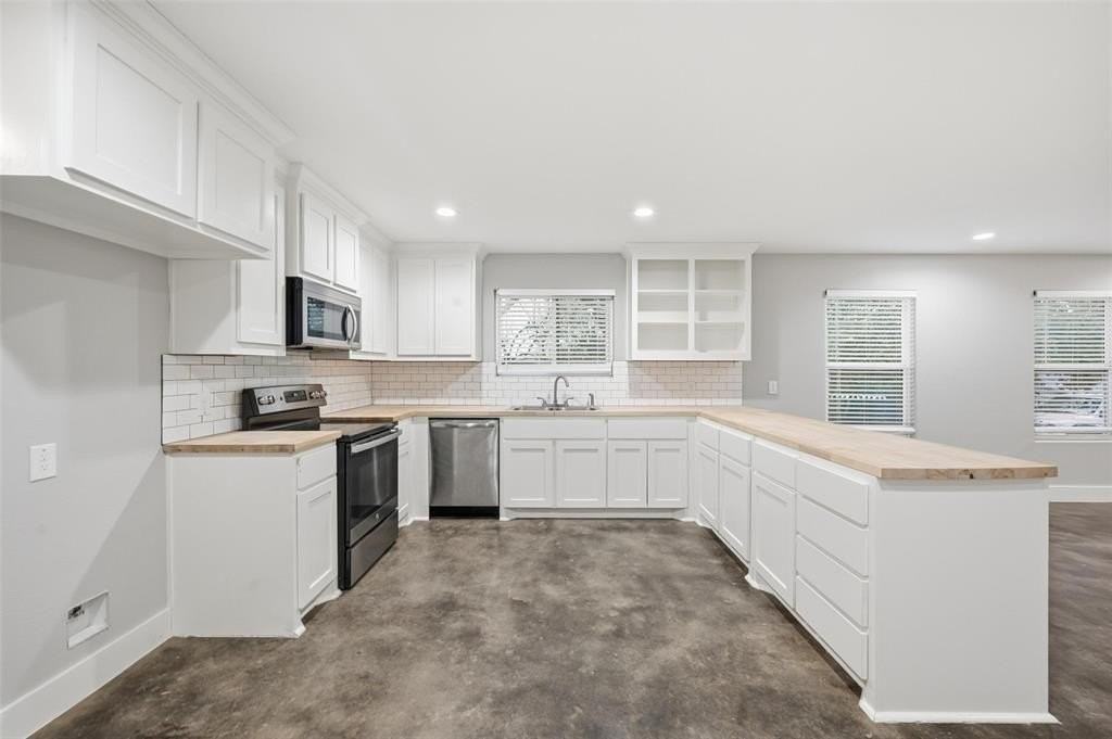 607 East Day Street - Photo 4 of 27