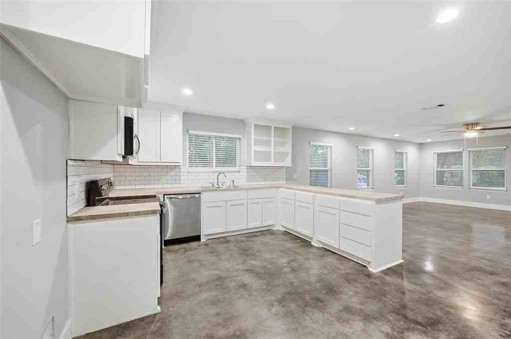 607 East Day Street - Photo 5 of 27