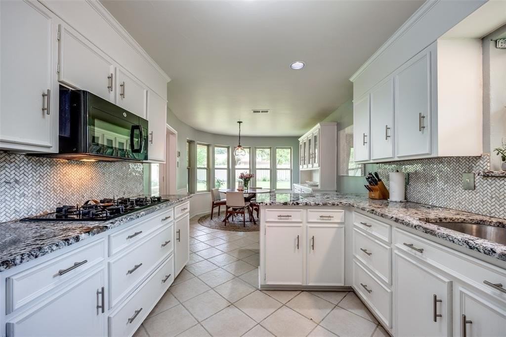 6318 Danbury Lane - Photo 4 of 24